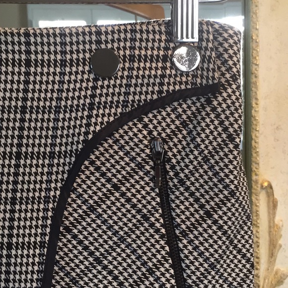 Zara Basic Collection. Houndstooth check. Size M. - Picture 4 of 5